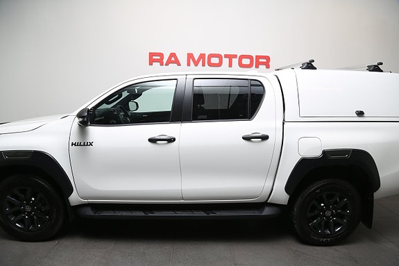 Toyota HiLux 3 of 5