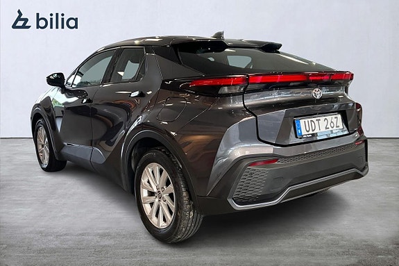 Toyota C-HR 2 of 5