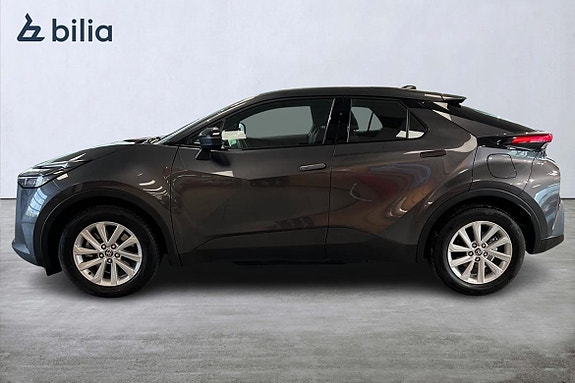 Toyota C-HR 3 of 5