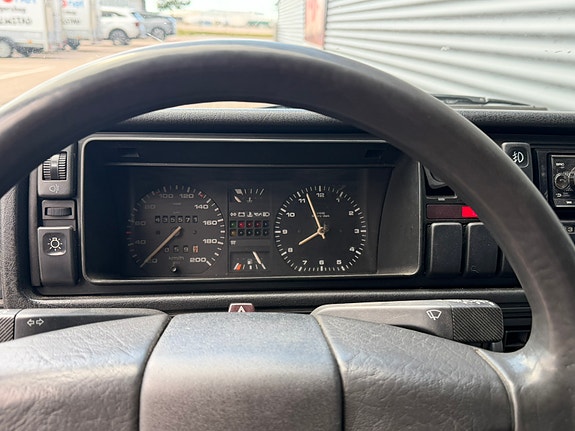 Volkswagen Golf II 8 of 10