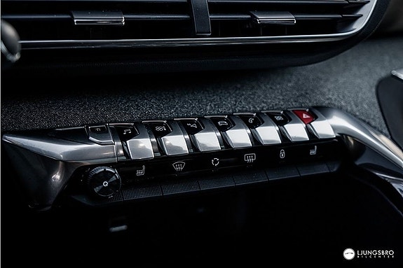 Peugeot 3008 11 of 17