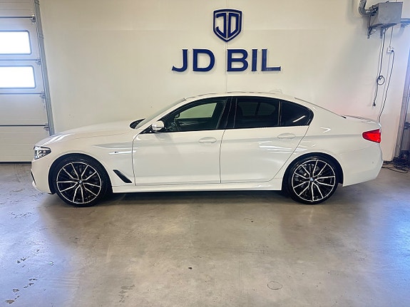 BMW 520d 2 of 5