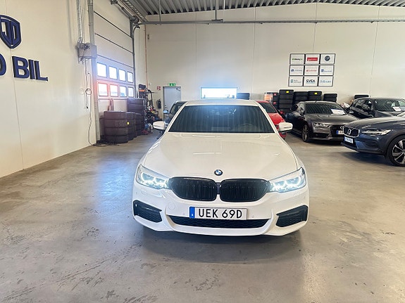 BMW 520d 4 of 5