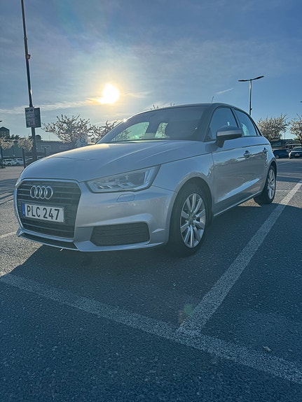 Audi A1 2 of 5