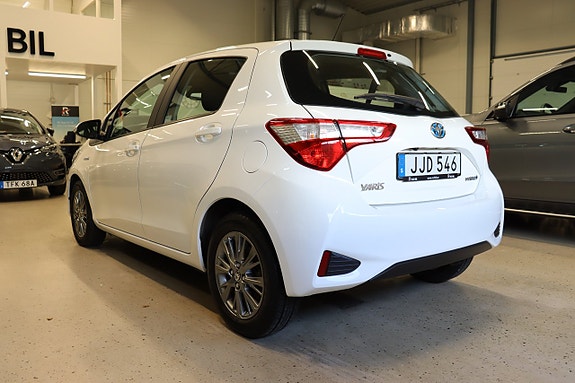 Toyota Yaris 4 of 23