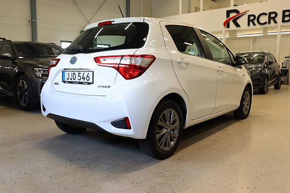 Toyota Yaris 5 of 23