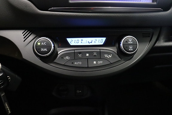 Toyota Yaris 19 of 23