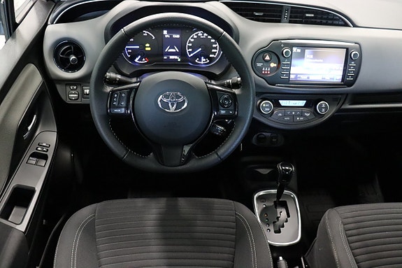 Toyota Yaris 11 of 23