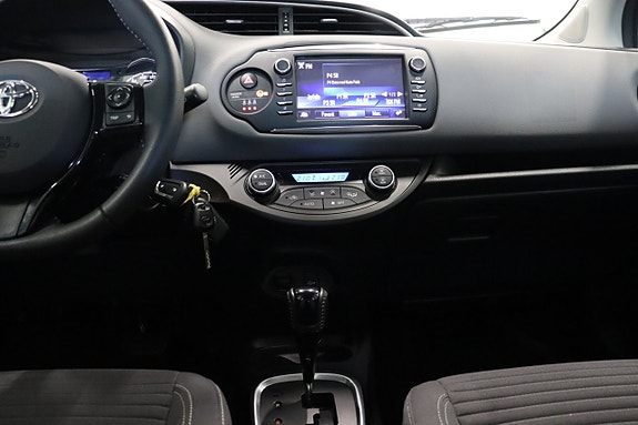 Toyota Yaris 16 of 23