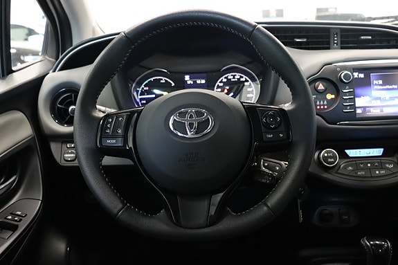 Toyota Yaris 12 of 23