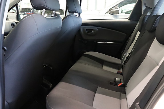Toyota Yaris 9 of 23