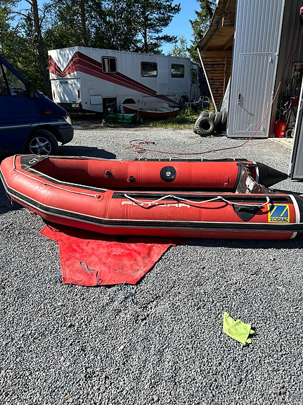 Gummibåt med Honda 25 hk 2 of 5