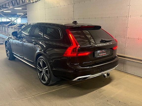 Volvo V90 Cross Country 6 of 18