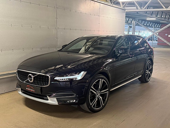 Volvo V90 Cross Country 3 of 5
