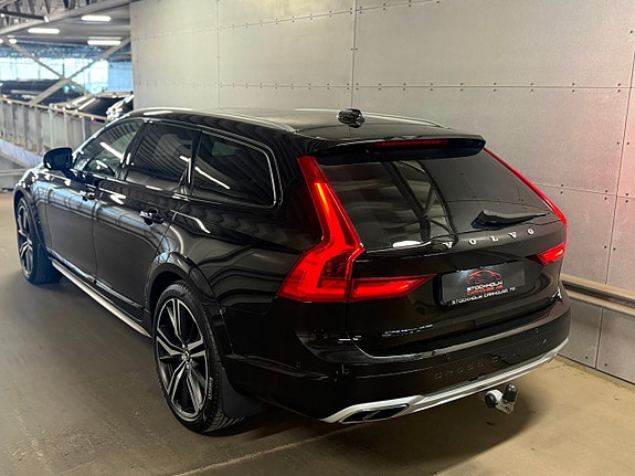 Volvo V90 Cross Country 7 of 18
