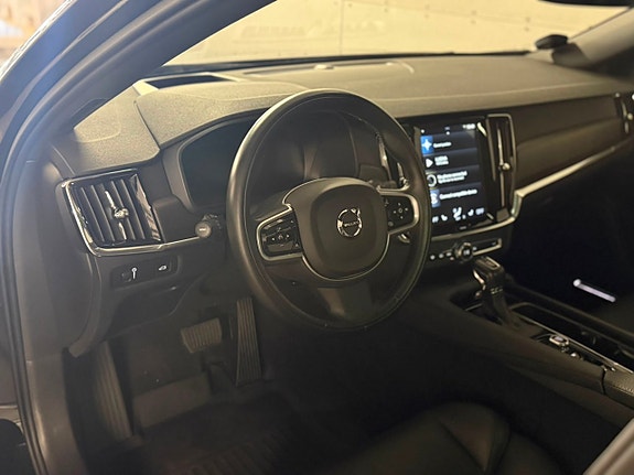 Volvo V90 Cross Country 9 of 18