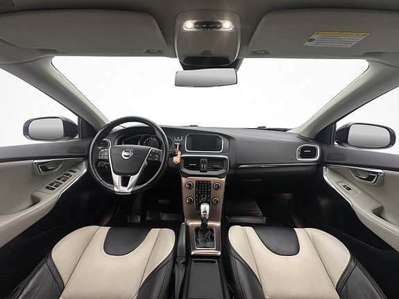 Volvo V40 Cross Country 12 of 30