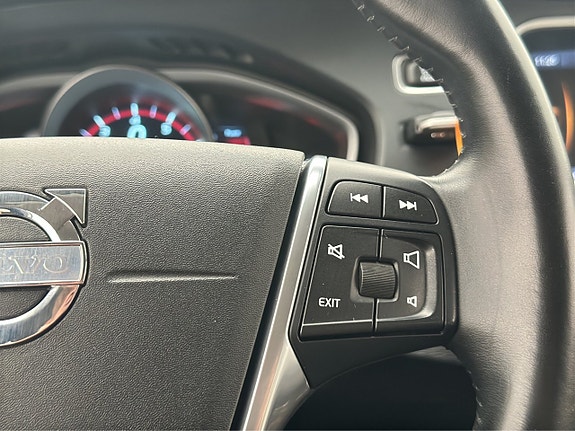 Volvo V40 Cross Country 16 of 30