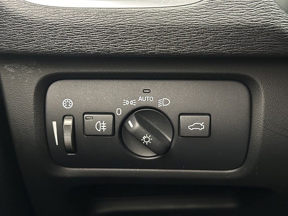 Volvo V40 Cross Country 30 of 30