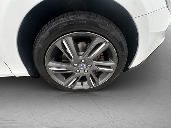 Volvo V40 Cross Country 29 of 30