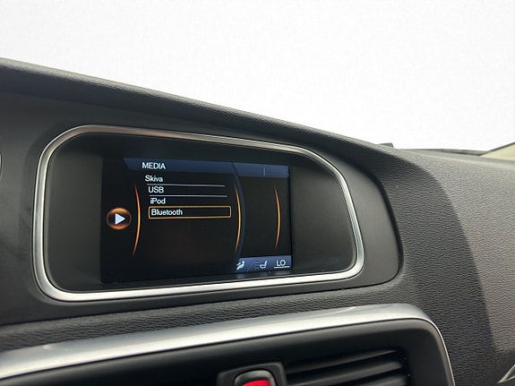 Volvo V40 Cross Country 18 of 30