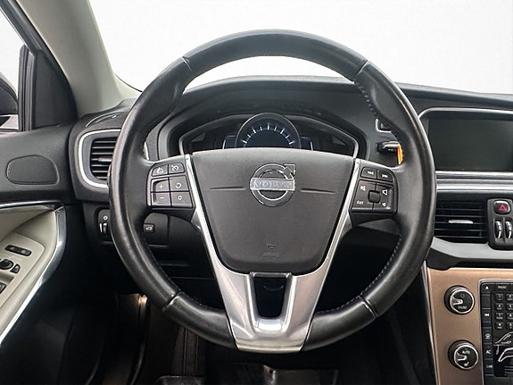 Volvo V40 Cross Country 13 of 30