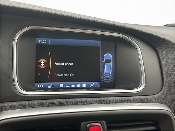Volvo V40 Cross Country 17 of 30