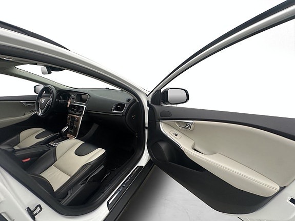 Volvo V40 Cross Country 25 of 30