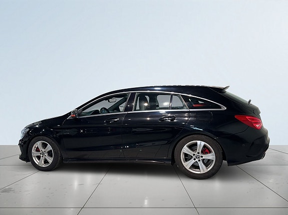 Mercedes-Benz CLA250 4 of 5