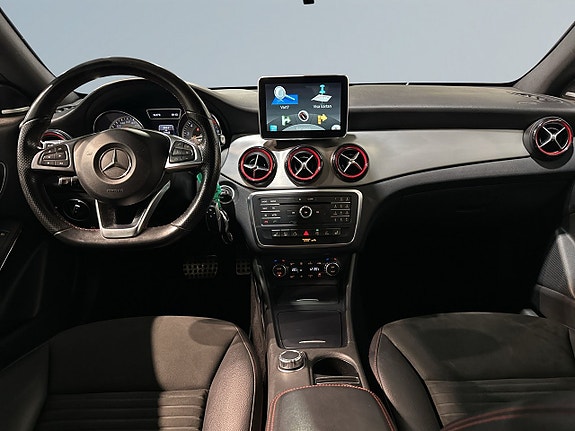 Mercedes-Benz CLA250 8 of 19