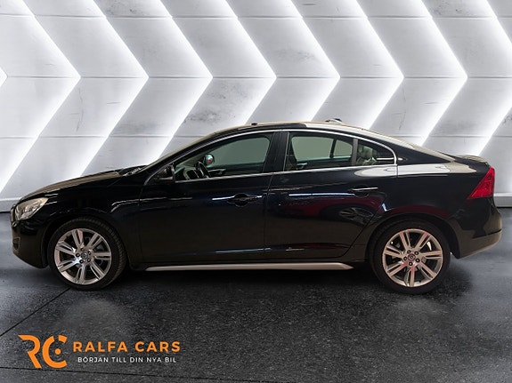 Volvo S60 3 of 5