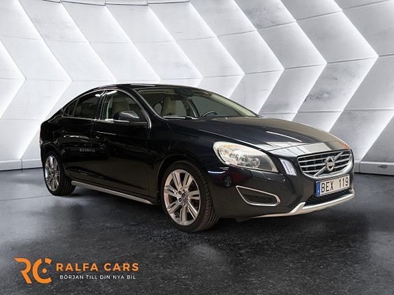 Volvo S60 4 of 5