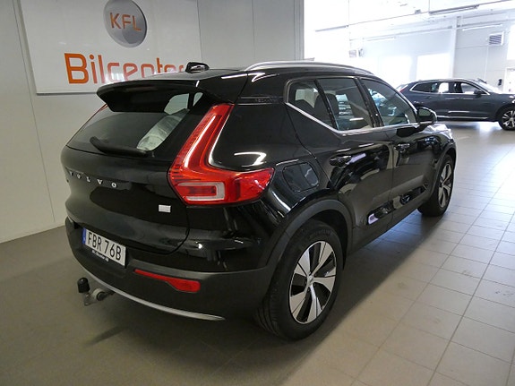 Volvo XC40 4 of 5