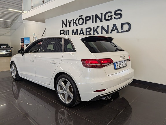 Audi A3 4 of 5