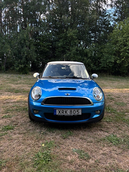 MINI Cooper S 2 of 7