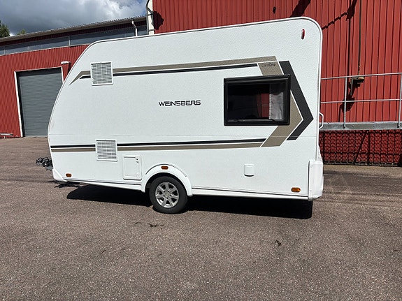Weinsberg CaraOne 390 PUH Frontkök / 4 bäddar / 1472 kr /mån / AC /Solcell 2 of 5
