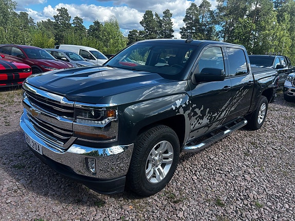 Chevrolet Silverado 1500 2 of 5