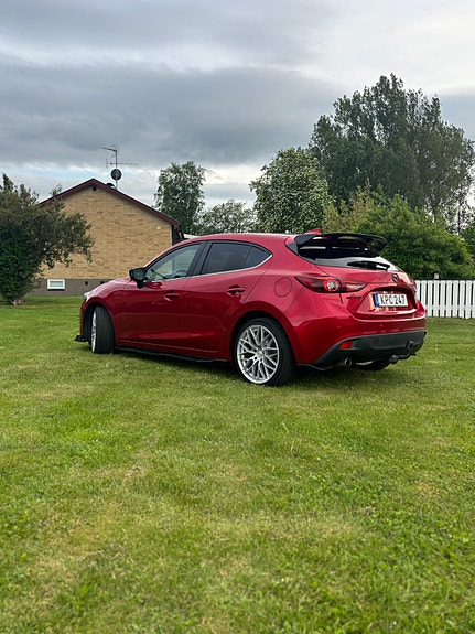 Mazda 3 3 of 6