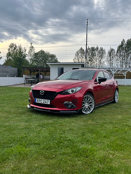 Mazda 3 4 of 6