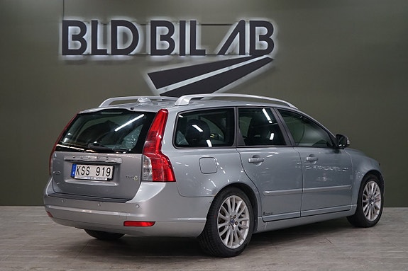 Volvo V50 4 of 5