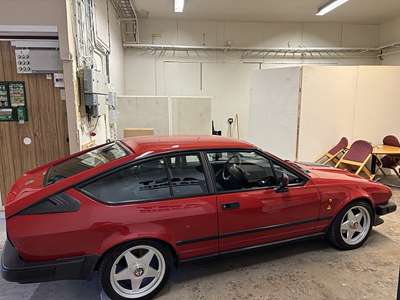 Alfa Romeo Alfetta 3 of 5
