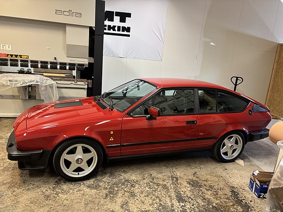 Alfa Romeo Alfetta 4 of 5