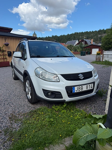 Suzuki SX4 2 of 4