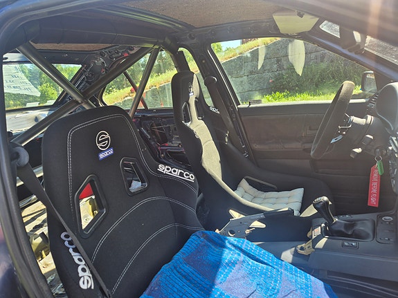 BMW 325i 5 of 5