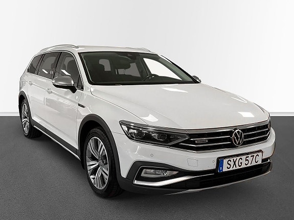 Volkswagen Passat Alltrack 3 of 15