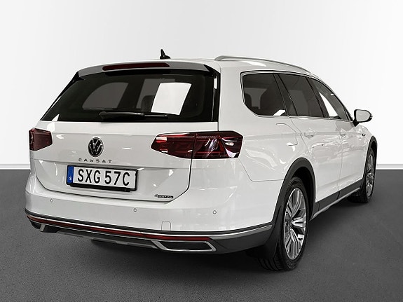 Volkswagen Passat Alltrack 4 of 15