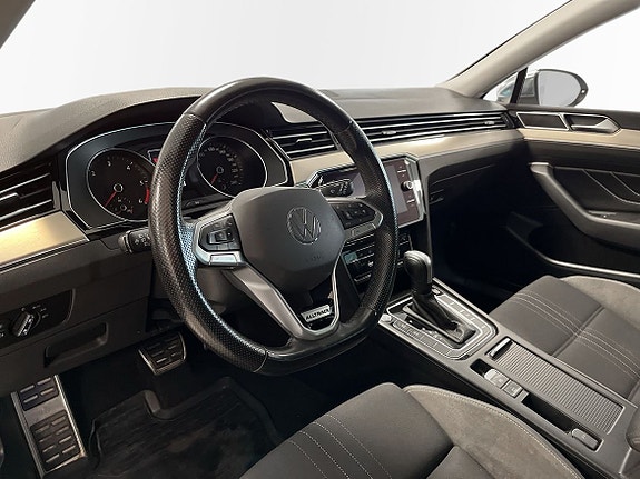 Volkswagen Passat Alltrack 7 of 15