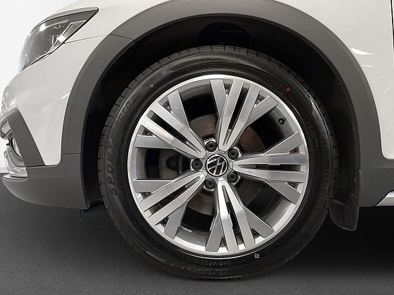 Volkswagen Passat Alltrack 5 of 15