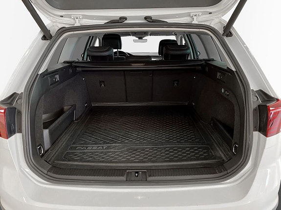 Volkswagen Passat Alltrack 6 of 15