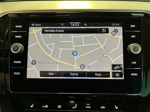 Volkswagen Passat Alltrack 12 of 15